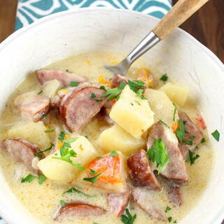 Slow Cooker Cheesy Smoked Sausage and Idaho® Potato Soup 