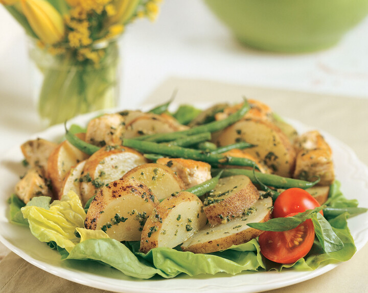 Idaho&reg; Potato and Pesto Chicken Salad