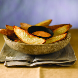 Crispy Potato Wedges with Sriracha