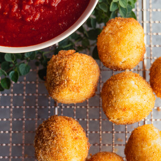 Mozzarella and Potato Croquettes 