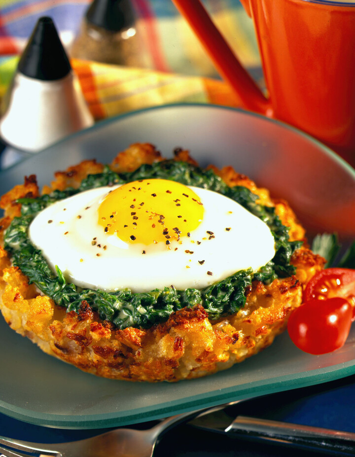 Idaho&reg; Potato-Onion Nests with Creamed Spinach and Eggs