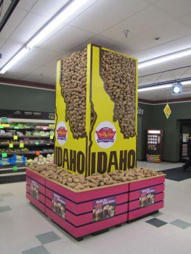 Dean Eide's Idaho&reg; potato display at Lammers Food Fest in Menomonie, WI won first place among stores with 6-9 cash registers.